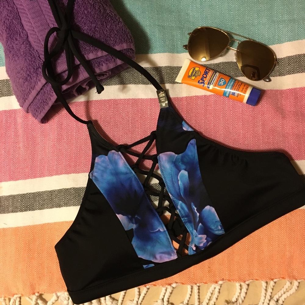 PINK Victoria’s Secret Strappy HighNeck Bikini Top